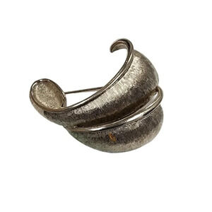Vintage 60s-70s Textured Double Curved Brooch Pin Silver Tone